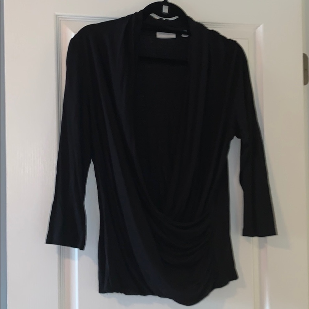 Low cut 3/4 sleeve top